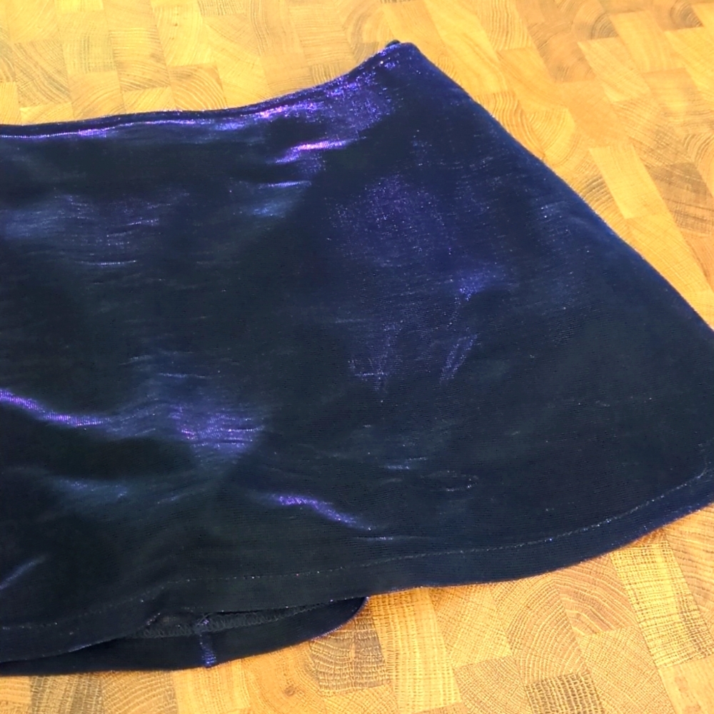 Shiny purple/black skort